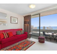 Beachside Paradise - Ocean Views Central Position - Accommodation in Brisbane