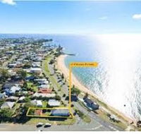 Beachside Queenslander - Accommodation in Brisbane