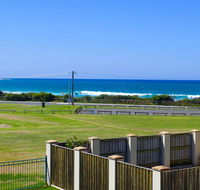 Beachside Retreat - Accommodation in Brisbane