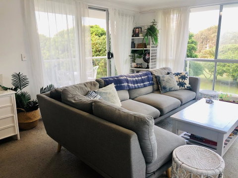 Beachy, Bright, And The Best Location On The GC! - Accommodation in Brisbane 3