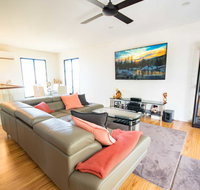 Beautiful Modern Luxury - Accommodation in Brisbane