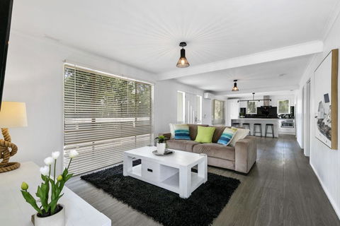 BEAUTY AND THE PEACE - INLET SIDE - Accommodation in Brisbane 3