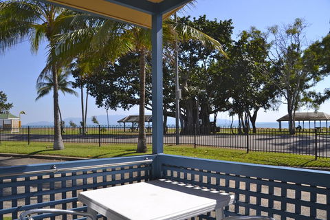 BIG4 Rowes Bay Beachfront Holiday Park - Accommodation in Brisbane 1