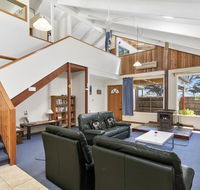 Black Dolphin Waterfront Townhouse - Bay Views - Accommodation in Brisbane