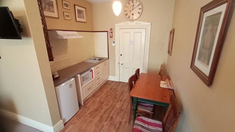 Blakes Manor Self Contained Heritage Accommodation - Accommodation in Brisbane 1