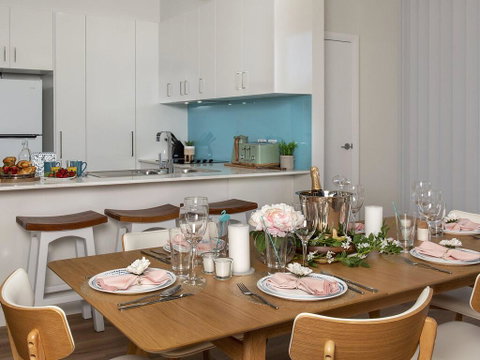Blue Pelican - Pacific Views, Walk To Beach - Accommodation in Brisbane 3