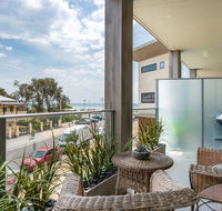 Blue Waters on the Beach absolute beachfront views - Accommodation in Brisbane