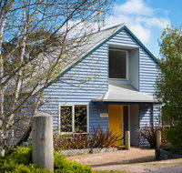 Boatshed Villa Yellow Door - Accommodation in Brisbane