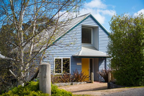 Boatshed Villa Yellow Door - Accommodation in Brisbane 0