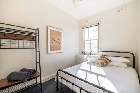 The Middle - Accommodation in Brisbane 1