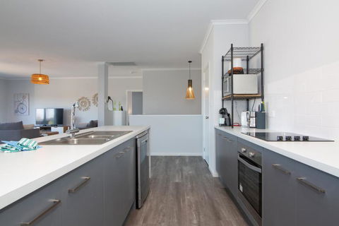 Xanadu - Aldinga Beach - C21 SouthCoast Holidays - Accommodation in Brisbane 3