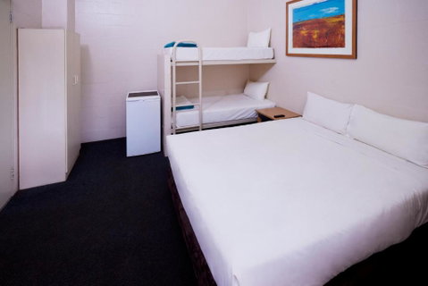 Outback Lodge - Accommodation in Brisbane 2