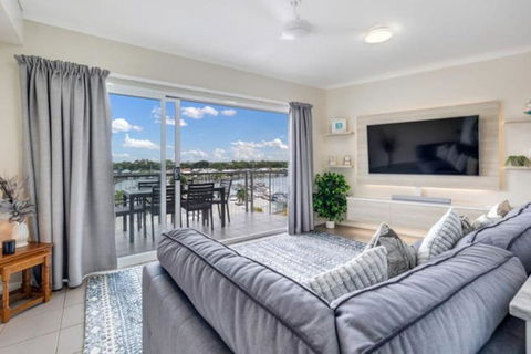 Quintessential Cullen Bay Cool - Accommodation in Brisbane 1