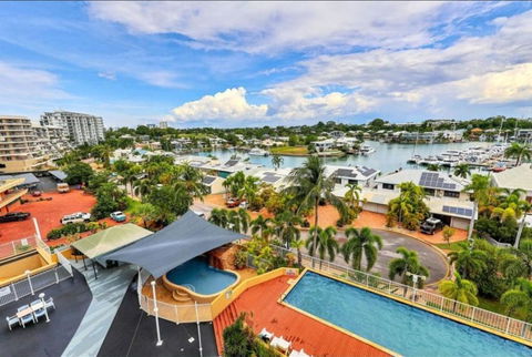 Quintessential Cullen Bay Cool - Accommodation in Brisbane 3