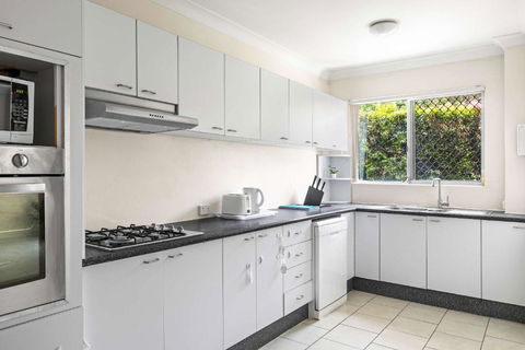 Warm Oasis At Parramatta- 2 BR - Free Parking - Near Shops - Accommodation in Brisbane 2