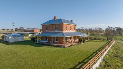 Yarras Homestead Bathurst. Luxury Farm Stay - Accommodation in Brisbane 0