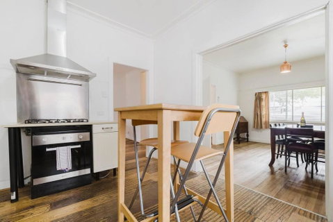 Yarraville Garden Large Home With Yard And Parking - Accommodation in Brisbane 2