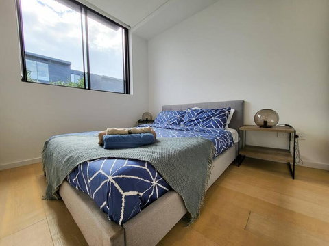 Your Quiet Penthouse With High Ceiling Split Level - Accommodation in Brisbane 3