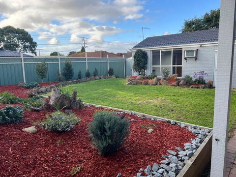 Yours 3 Bedrooms House - Granny Flat Close To Park - Accommodation in Brisbane 0