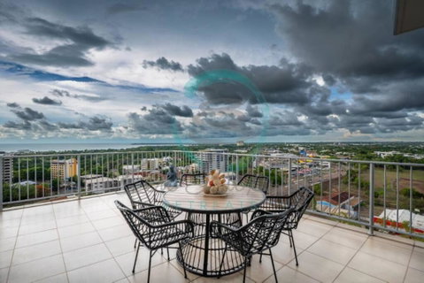 ZEN Pinnacle Penthouse (2) 3-BR Panoramic Retreat - Accommodation in Brisbane 0