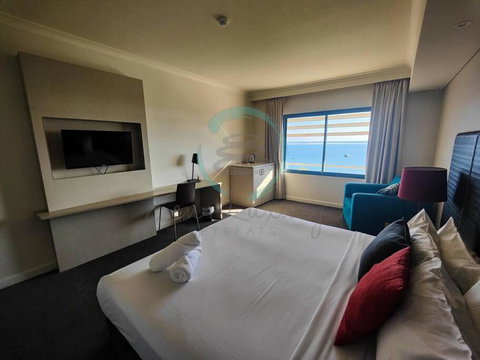 ZEN88 ESPLANADE: Hotel Suite W/ Ocean/Sunset Views - Accommodation in Brisbane 0