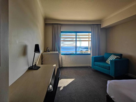 ZEN88 ESPLANADE: Hotel Suite W/ Ocean/Sunset Views - Accommodation in Brisbane 3
