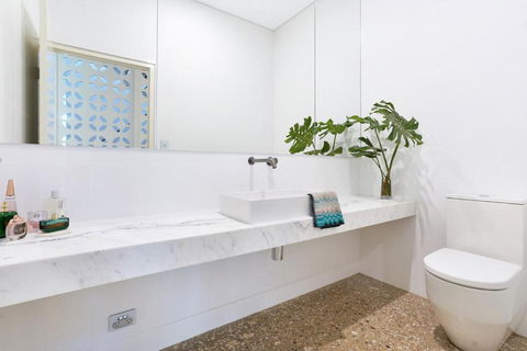 ZenLux Massive 5-BR Holiday Home - Pool - BBQ - Accommodation in Brisbane 3