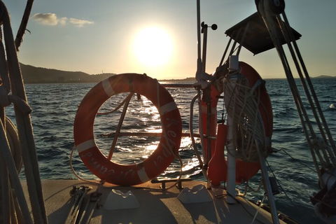 Townsville Small Group Early Morning Sailing Cruise Boat Tour Charter Hire - Accommodation in Brisbane 0
